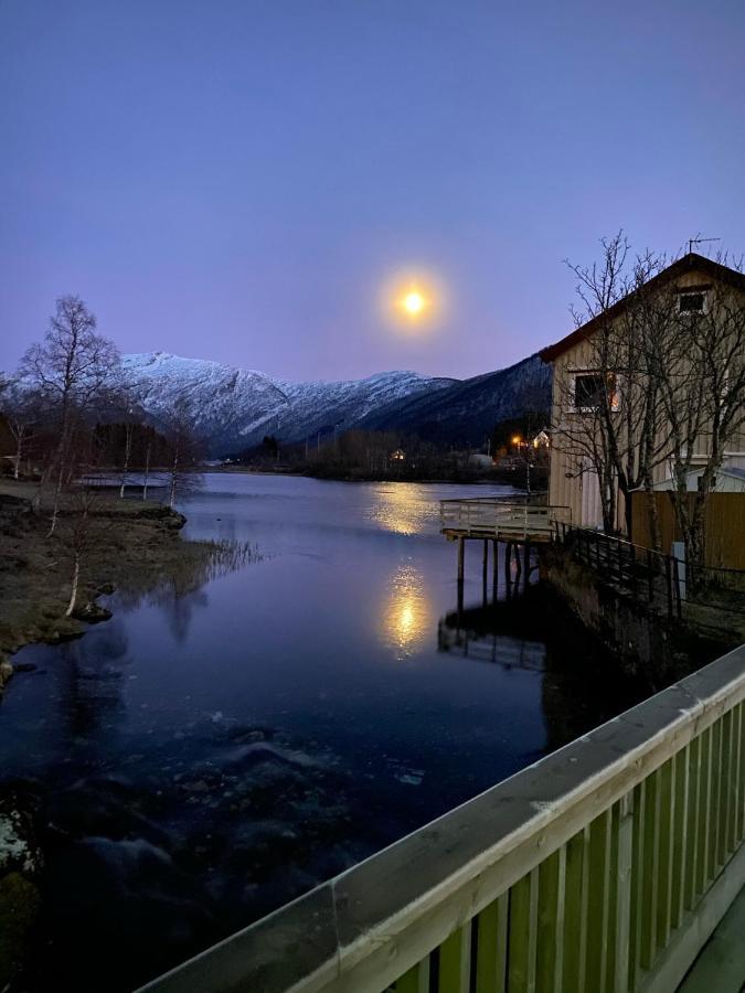 House On The Lake Bogen Exterior foto